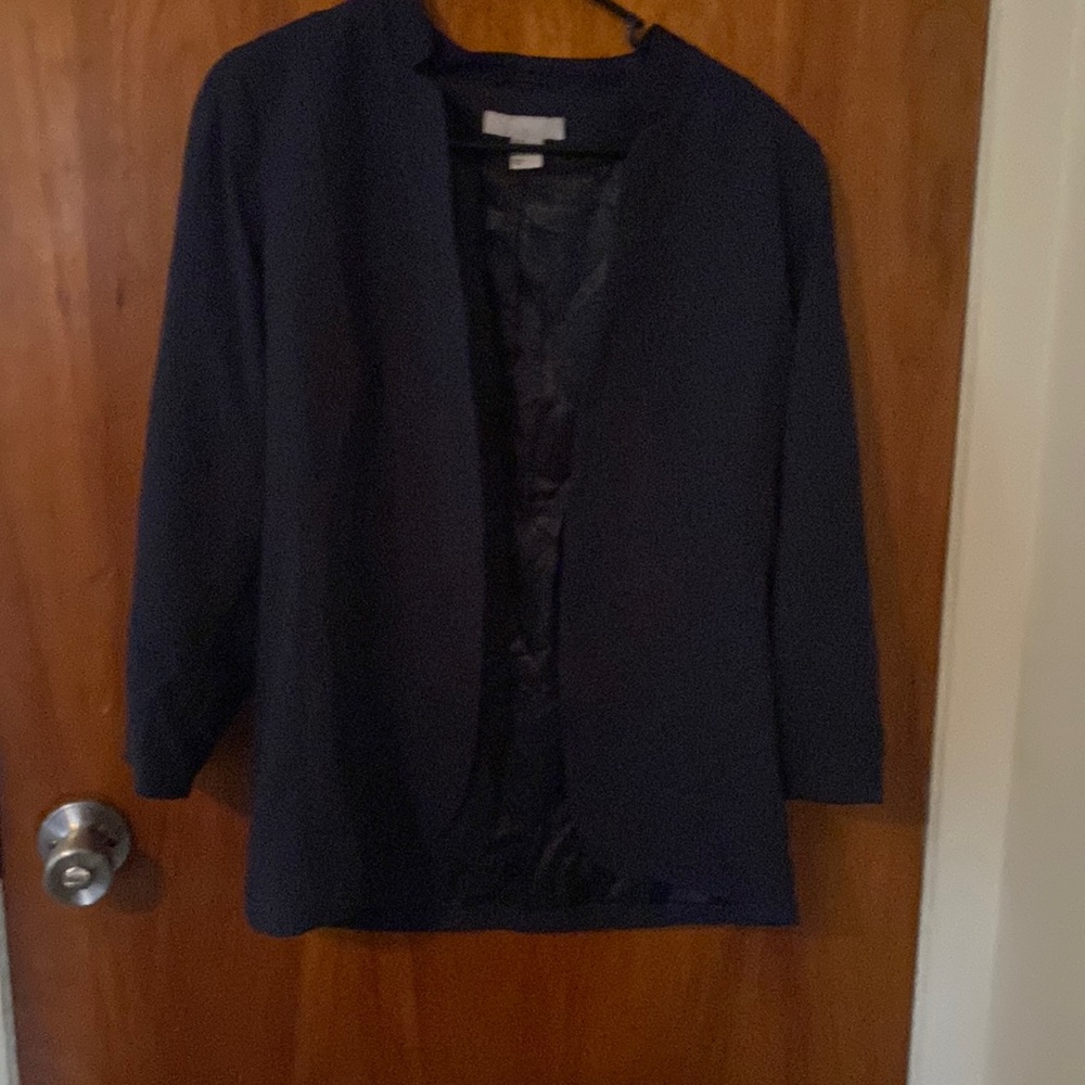 H&M blue blazer with black inside with shoulder pads. Nwot